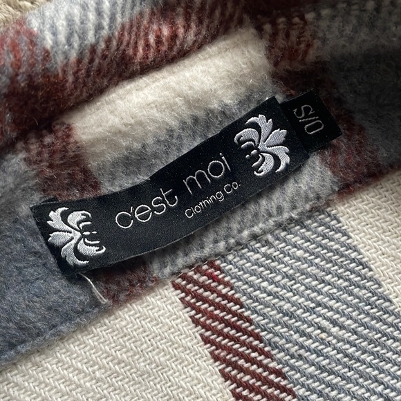 C’est moi flannel shacket, One size - Picture 2 of 5